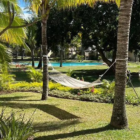 3Bedroom House, Pool & Garden!